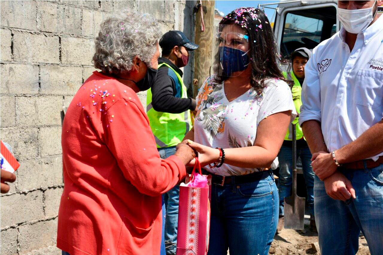 80 FAMILIAS DE SAN MARTIN TEXMELUCAN SON BENEFICIARIOS DEL PROGRAMA HACER VIVIENDA HACER FUTURO NORMA LAYON2