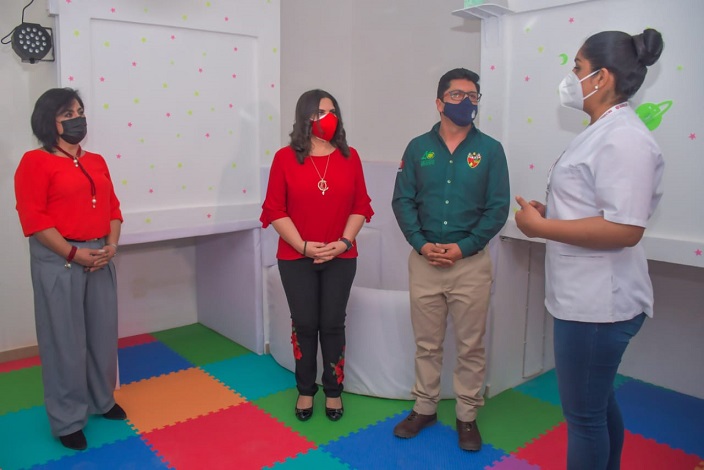 INAUGURA NORMA LAYON CAMARA SENSORIAL EN EL CRI CON EL APOYO DE PEMEX SECCION 461