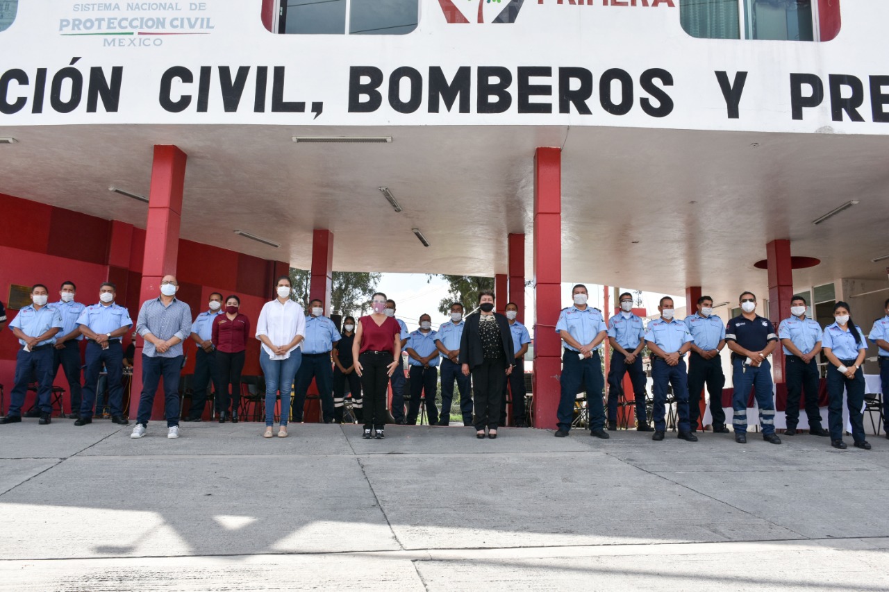 NORMA LAYON RECONOCE LA EXTRAORDINARIA LABOR DEL CUERPO DE BOMBEROS DE TEXMELUCAN