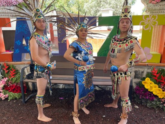 alumnos de la uth chiautzingo feria de las flores