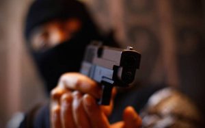 3 masculinos armados robaron a pasajeros de Tlalancaleca a la altura de Tepatlaxco, Texmelucan. 1 asalto robo arma manos capucha ladron