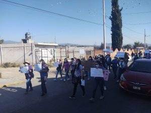 Alrededor de 80 mujeres, marcharon por las calles de Santa Rita Tlahuapan, por el tema del #8M