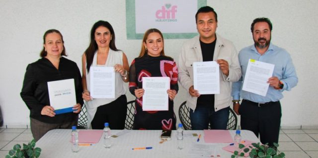 firma de convenio dif huejotzingo roberto solis