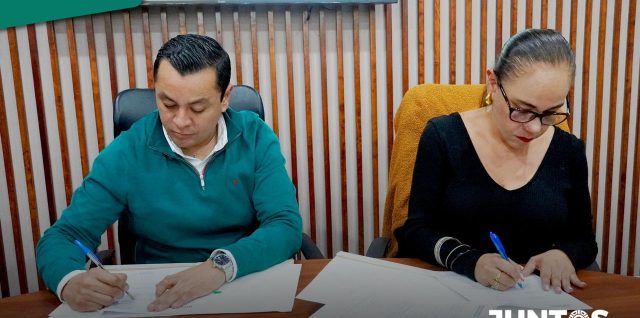 juan manuel alonso preisdente municipal texmelucan firma de convenio