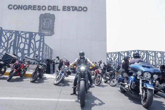 manifestacion motociclistas congreso puebla