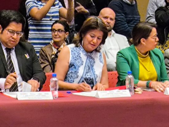 mirna toxqui firma convencio universidades puebla huejotzingo