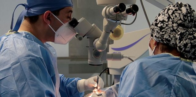 operacion de corneas