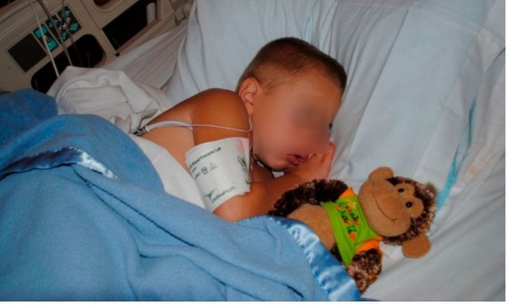 paciente menor nino enfermo