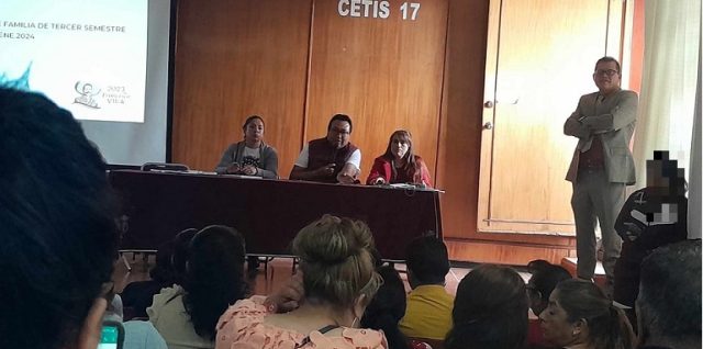 reunion padres cetis 17