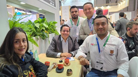 Con los operadores turísticos, Roberto Solis destacó el potencial que tiene Huejotzingo, Pueblo Mágico para sus clientes.