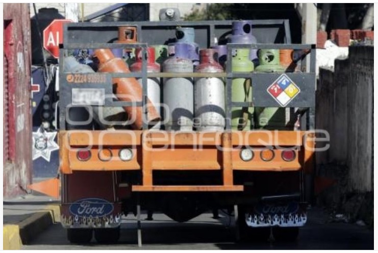 tanques de gas camioneta repartidor