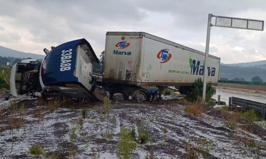 trailer volcadura autopista Mexico Puebla edomex